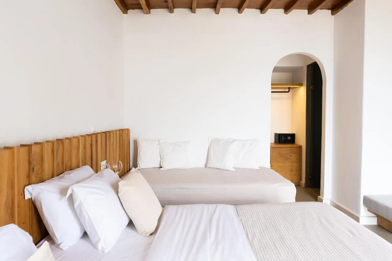 Rhenia Hotel Tourlos