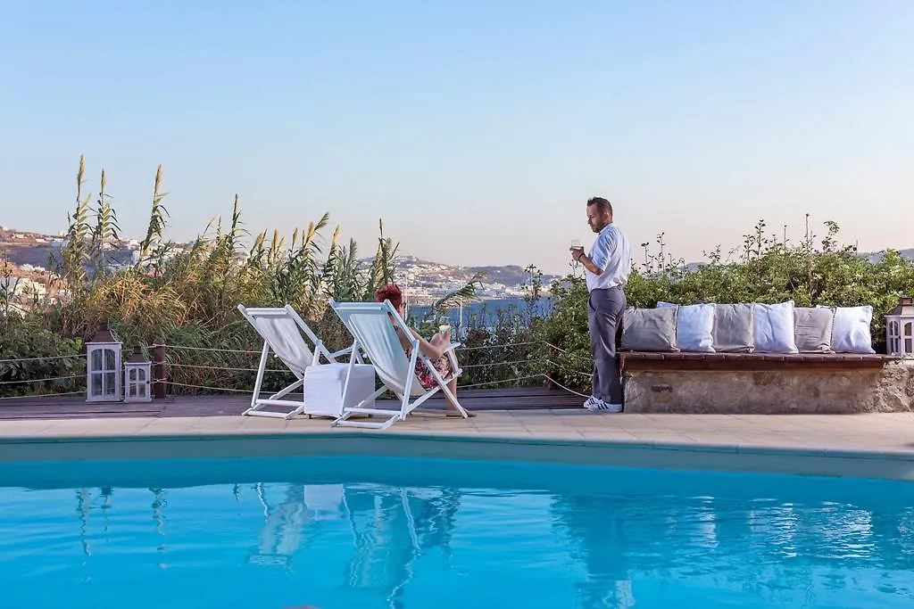Rhenia Hotel Tourlos